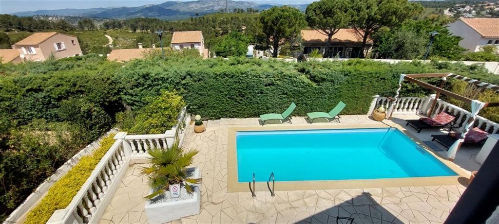 Villa T3 A 10' De Cassis - Piscine Privee Et Cuisine D'Ete Exterieure Carnoux-en-Provence Ngoại thất bức ảnh